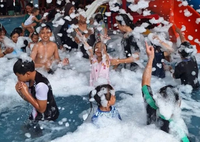 Mandi Salju di Pemandian Air Hangat Tempuran, Umbul Banyu Roso Magelang Destinasi Wisata yang Ramah Anak