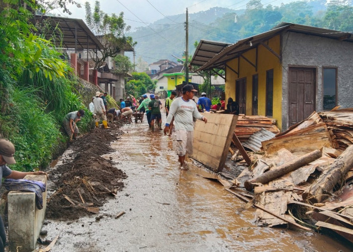 Banjir Bandang Terjang Grabag Magelang, 11 Rumah Rusak dan 5 Motor Hanyut