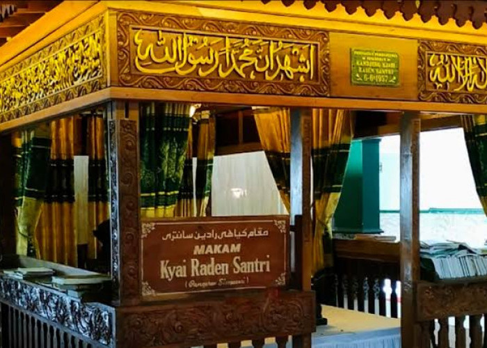 makam Kyai Raden Santri