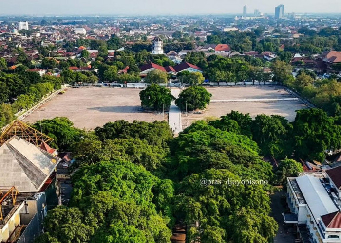 Alun-alun Lor Surakarta tempat liburan di pusat Kota Solo