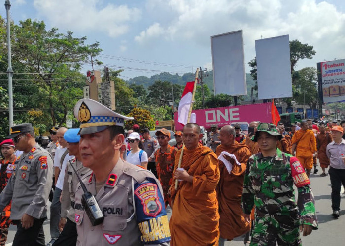 Lebih Cepat 2 Hari, Para Biksu Thudong Sudah Sampai di Borobudur