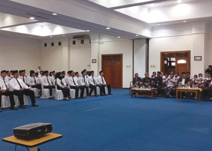 75 Anggota PPK di Wonosobo Dilantik, Layani Pemilih dan Peserta Pemilu Secara Adil