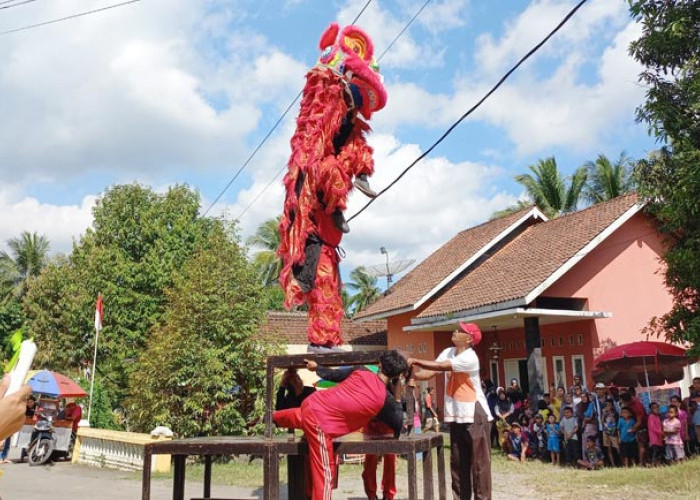 Unik! Desa di Purworejo Ini Peringati Hari Kemerdekaan Gelar Atraksi Barongsai 