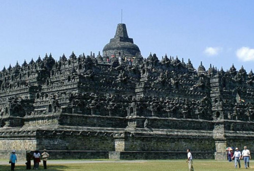Jokowi: Tidak Ada Kenaikan Tarif Candi Borobudur!