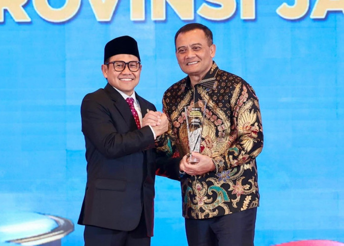 Sukses Turunkan Stunting, Gubernur Jateng Ahmad Luthfi Raih National Governance Award 2026