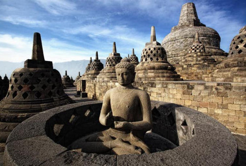 Tunda Kenaikan Harga Tiket Rp750 Ribu Candi Borobudur