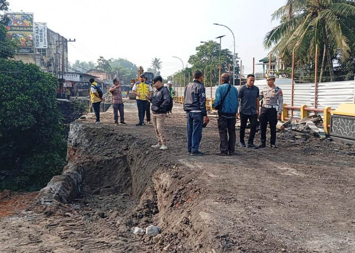 Imbas Proyek Jembatan Krakitan Magelang, Polisi Terapkan Contraflow dan Jalur Alternatif