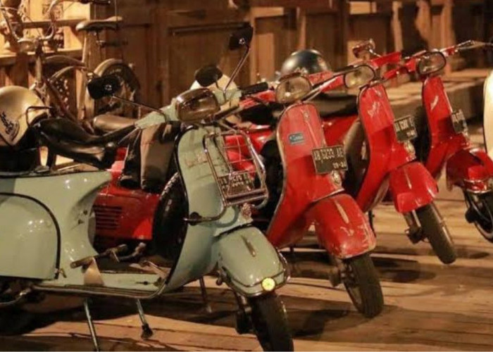 Komunitas Vespa di Alun-alun Magelang