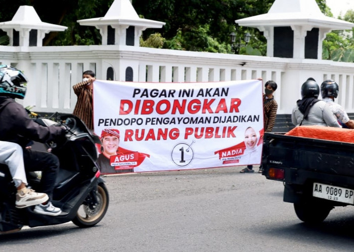 Aksi Unik! Pemuda Temanggung Pakai Batik, Desak Pendopo Pengayoman Jadi Ruang Publik