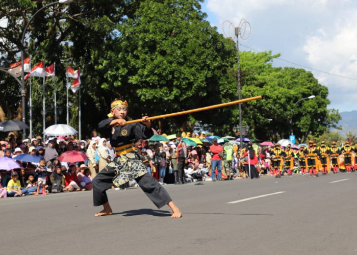 Karnaval Tingkat SD/SMP di Purworejo Berlangsung Meriah, Ribuan Penonton Merangsek