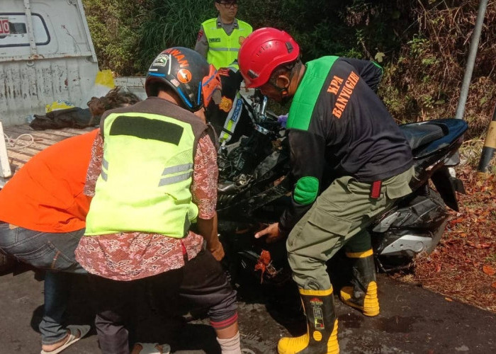 Truk Boks Oleng di Tanjakan Slumut Pakis Magelang, Ibu Muda Meninggal, Balita Kritis