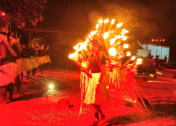 Meski Diguyur Hujan, Penutupan Festival Bhumi Atsanti di Salaman Magelang Tetap Meriah