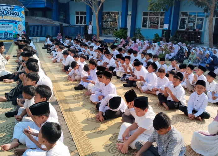 Kemarau Panjang, Ratusan Siswa SD Muhammadiyah Tempuran Magelang Gelar Salat Istiska