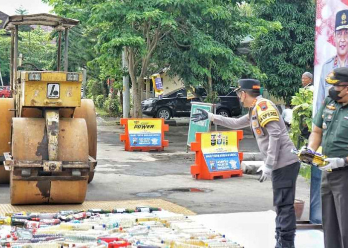 Jelang Ramadan, Polresta Magelang Musnahkan 3.554 Botol Miras