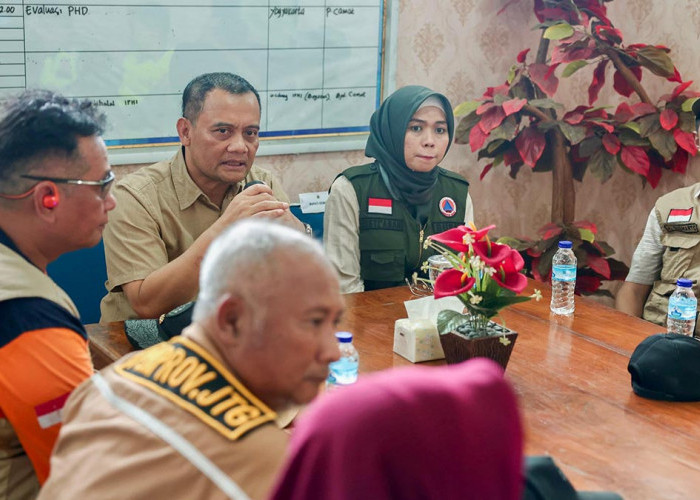 Gubernur Ahmad Luthfi Tinjau Korban Banjir Demak, Pastikan Layanan Dasar Warga Terpenuhi