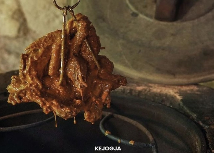 Cobain Ayam Panggang di Waroeng Tedoeh yang Pakai Tungku Purba, Resto Konsep Alam!