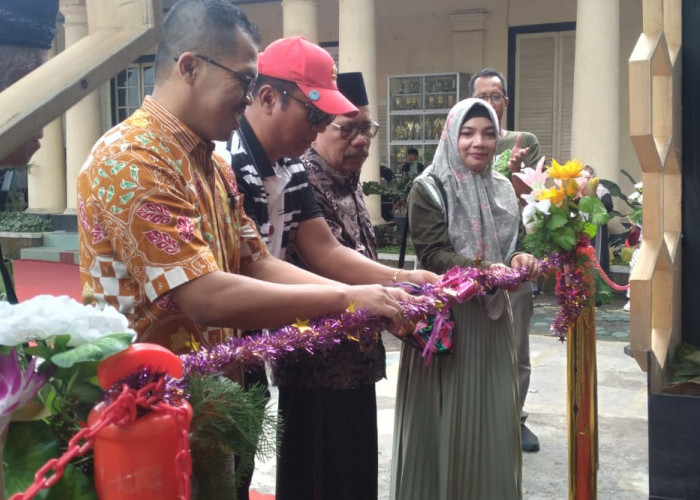 Alumni Bangunkan Kantin Megah di SMK Dr.SutomoTemanggung