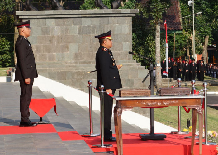 Kapolres Magelang Kota Jadi Inspektur Upacara Penurunan Bendera HUT ke-79 RI