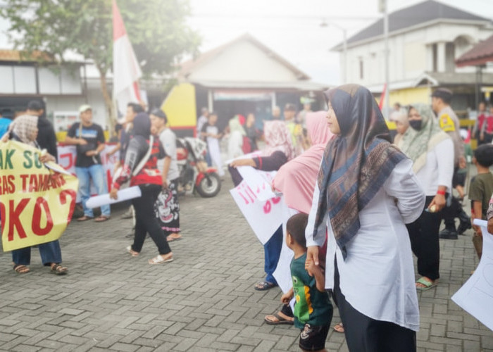 Warga Sokorini Muntilan Demo Tolak Tambang Galian C Ilegal