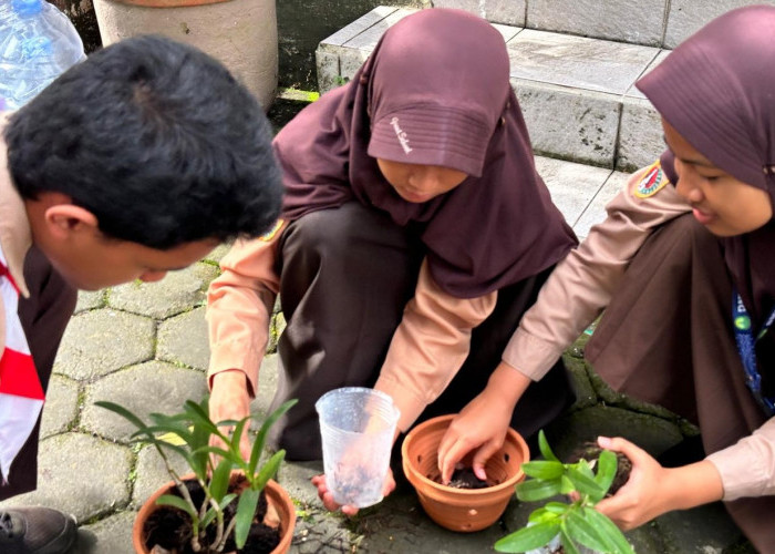 SMPN 1 Magelang Tumbuhkan Minat Cinta Tanaman Lewat Program Gema Cinta