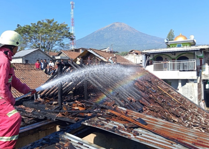 Rumah di Ngadirejo Temanggung Ludes Terbakar, Diduga Dipicu Tungku Dapur yang Masih Menyala