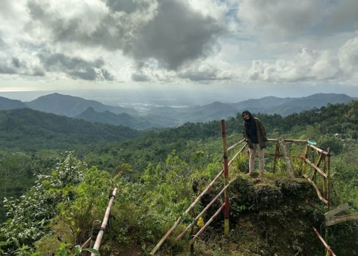 Daya tarik Goa Sikantong yang dijadikan spot sunset wisatawan