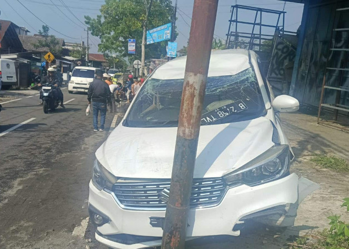 Mobil Terbalik dalam Kecelakaan Beruntun di Jalur Lingkar Utara Wonosobo, Empat Orang Luka