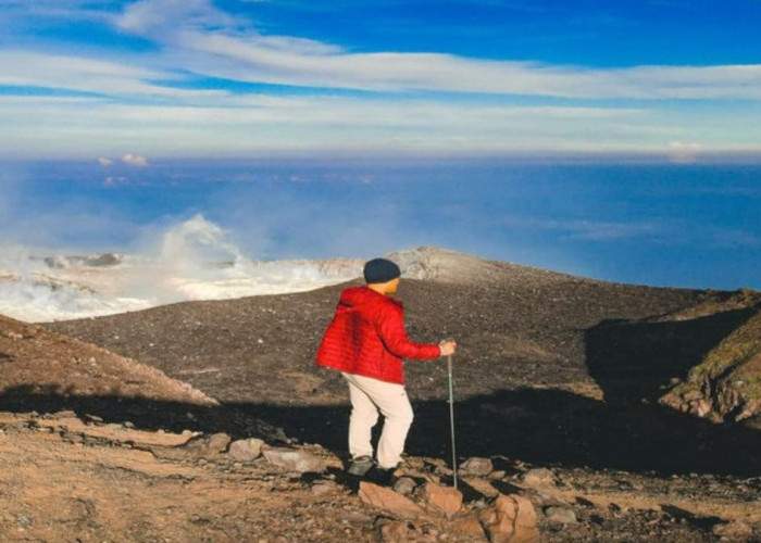 Pendakian Gunung Slamet : Petualangan Menyongsong Awal Tahun yang Penuh Tantangan!
