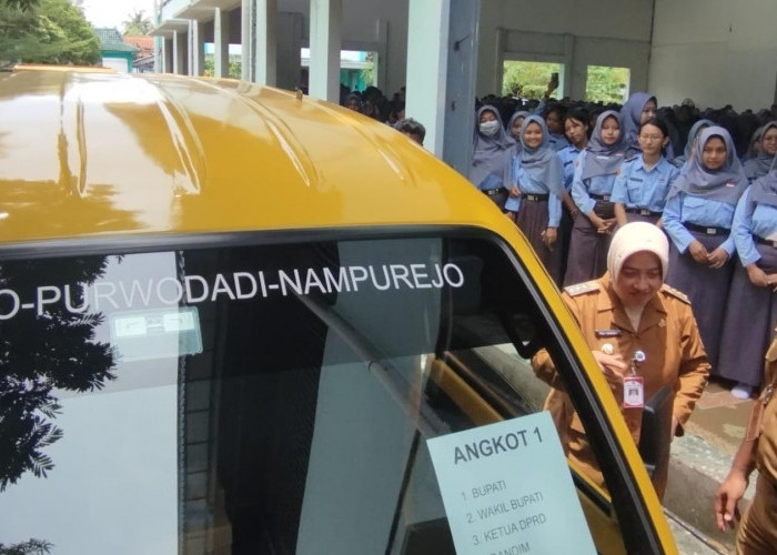 Bupati Purworejo Kampanyekan Naik Angkot Lewat Program Bareng Pelajar