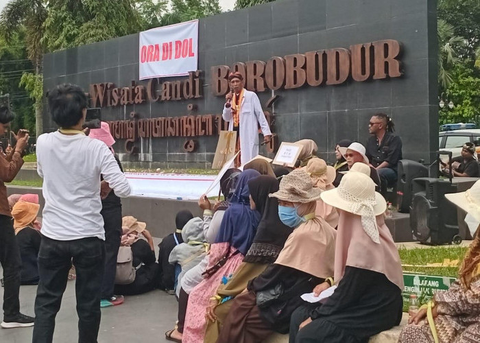 Lagi, Puluhan Warga Protes Pengelolaan Candi Borobudur Magelang