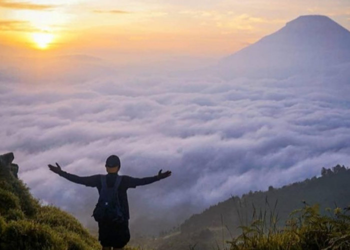 Keindahan Senja di Puncak Sikunir Destinasi Dieng Wonosobo yang Memanjakan Mata