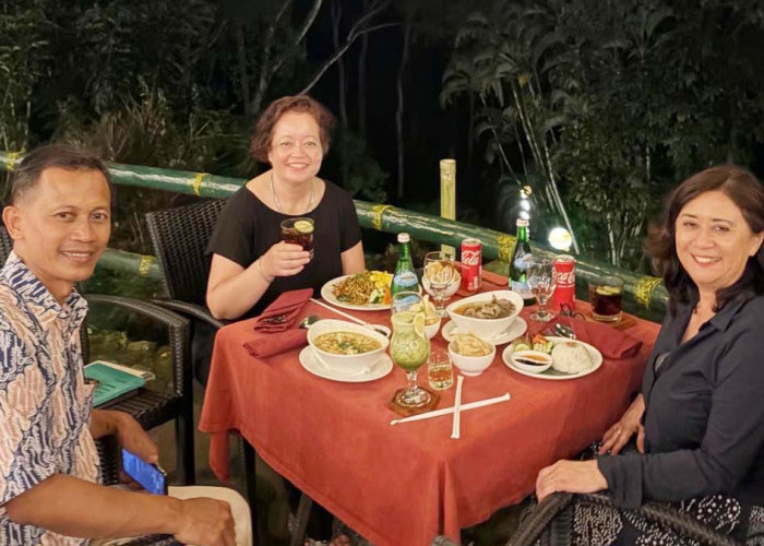 Buka Koper Peninggalan Ayah, WN Belanda Terbang ke Magelang Cari Jejak Leluhur Jawa