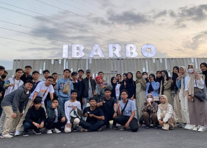 wisatawan yang ramai mengunjungi ibarbo park 