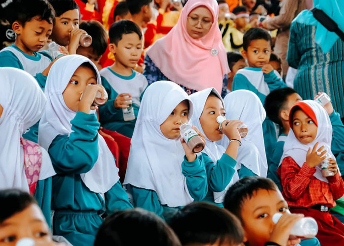 Segelas Susu untuk 6.000 Anak di Kota Magelang Bakal Dibagikan Secara Gratis Tiap Minggu