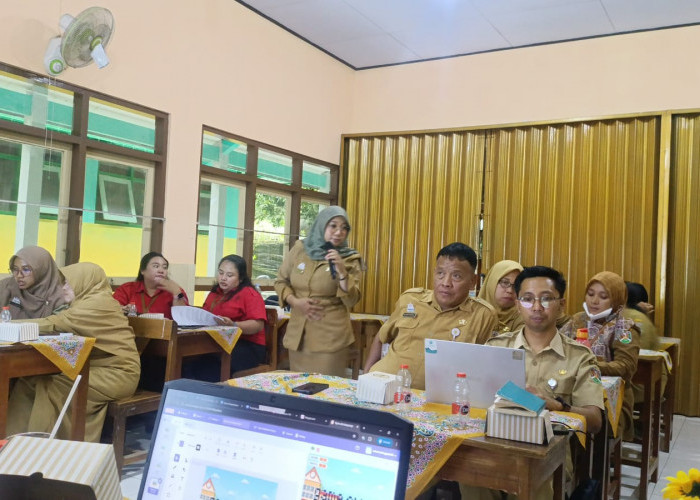 K3S Magelang Tengah Perkuat Pembelajaran Digital Lewat Pelatihan Papan Interaktif Bersama MGMP TIK Kota