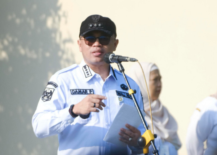 Jalan Berlubang Makan Korban, Walikota Magelang Ganti Gerobak Bakso yang Hancur