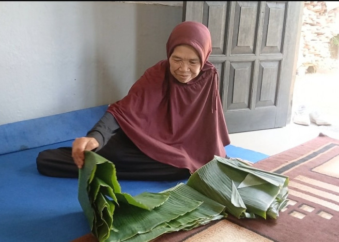 Kisah Painah Penjual Daun Pisang Asal Wonosobo Berangkat Haji