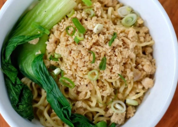 Tempat Asik buat Nongkrong Sambil Kulineran Mie Ayam dan Persambalan di Sambel Bakar Cobek Endulita!