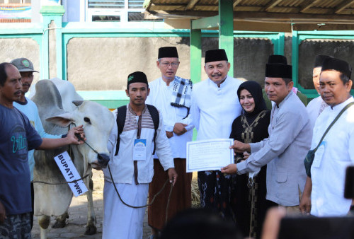 Salat Ied di Purwodadi, Bupati Ingatkan Ancaman PMK