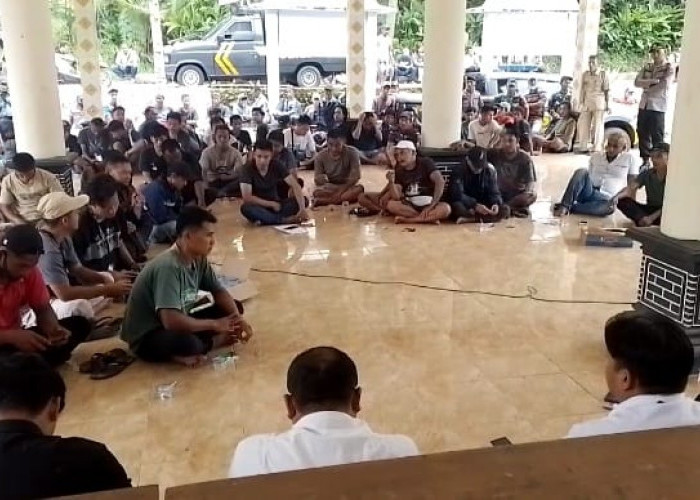 Ratusan Warga di Kecamatan Bener Purworejo Tuntut CSR Pelaksana Proyek Bendungan