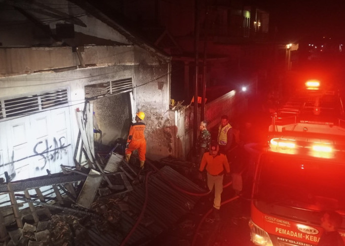 Diduga Korsleting Listrik, Toko di Jumo Temanggung Ludes Terbakar, Kerugian Capai Rp200 Juta