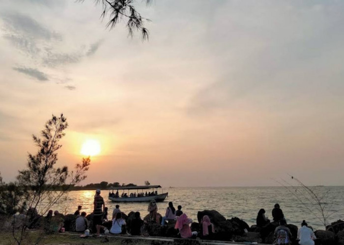 Mulai Suntuk saat Berkendara di Jalur Pantura? Yuk Singgah Sebentar Menikmati Keindahan Pantai Marina Semarang