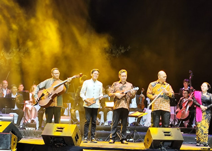 Citra Scholastika hingga Kunto Aji Hangatkan Malam Borobudur Moon IKF 2025