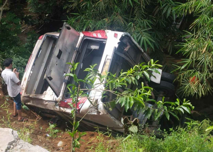 Tak Kuat di Tanjakan Siroto Wonosobo, Bus Kondangan Masuk Jurang, 23 Orang Terluka