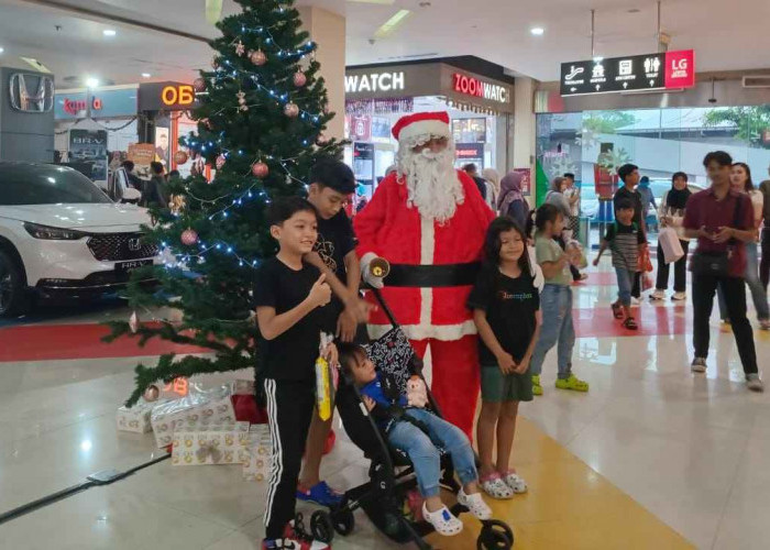 Rayakan Natal Bersama Pengunjung, Artos Mall Magelang Gelar Meet The Santa  