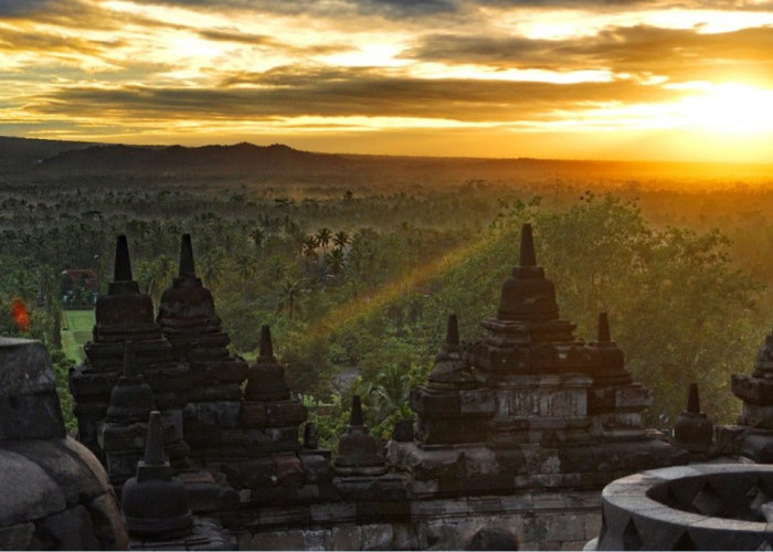 Mitos Bisa Pegang Tangan Buddha di Borobudur, Bisa Dapat Berkah?