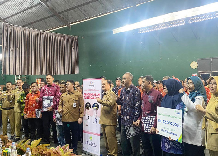 Terima Pencairan Honor, Para Ketua RT RW Kota Magelang Diminta Aktif Menjaga Kerukunan Lingkungan