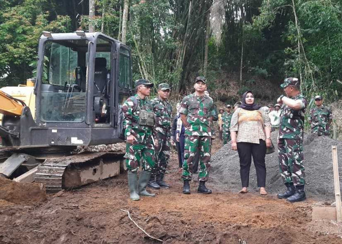 Kunjungi Pembangunan Jembatan Perintis Garuda Ngablak, Danrem 072 Harapkan Bisa Jadi Tingkatkan Ekonomi Warga