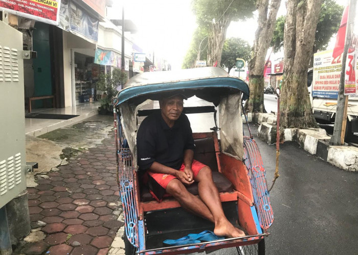 Cerita Mun, Penarik Becak yang Masih Tersisa di Potrobangsan Kota Magelang