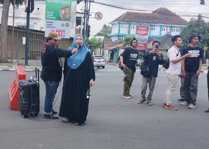 Kecewa Vonis 5 Bulan Bui, Ibunda Enrille Aktivis Untidar Sebut Putusan PN Magelang Kriminalisasi Anak Muda